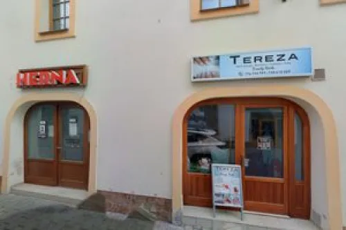 Manikúra a nehtová modeláž - Zuzana Fraňová